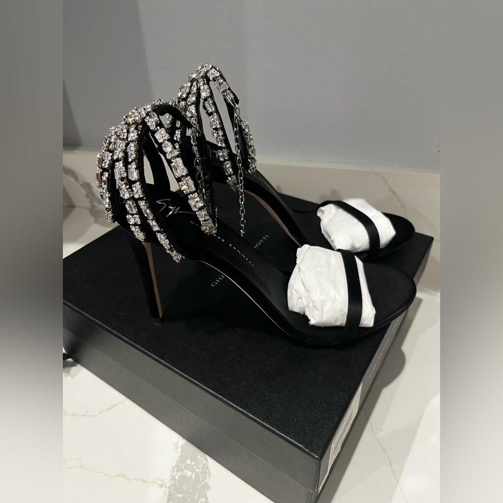 NIB Giuseppe Zanotti Adele Crystal 105mm Sandals Black Size 39 - Picture 6 of 10